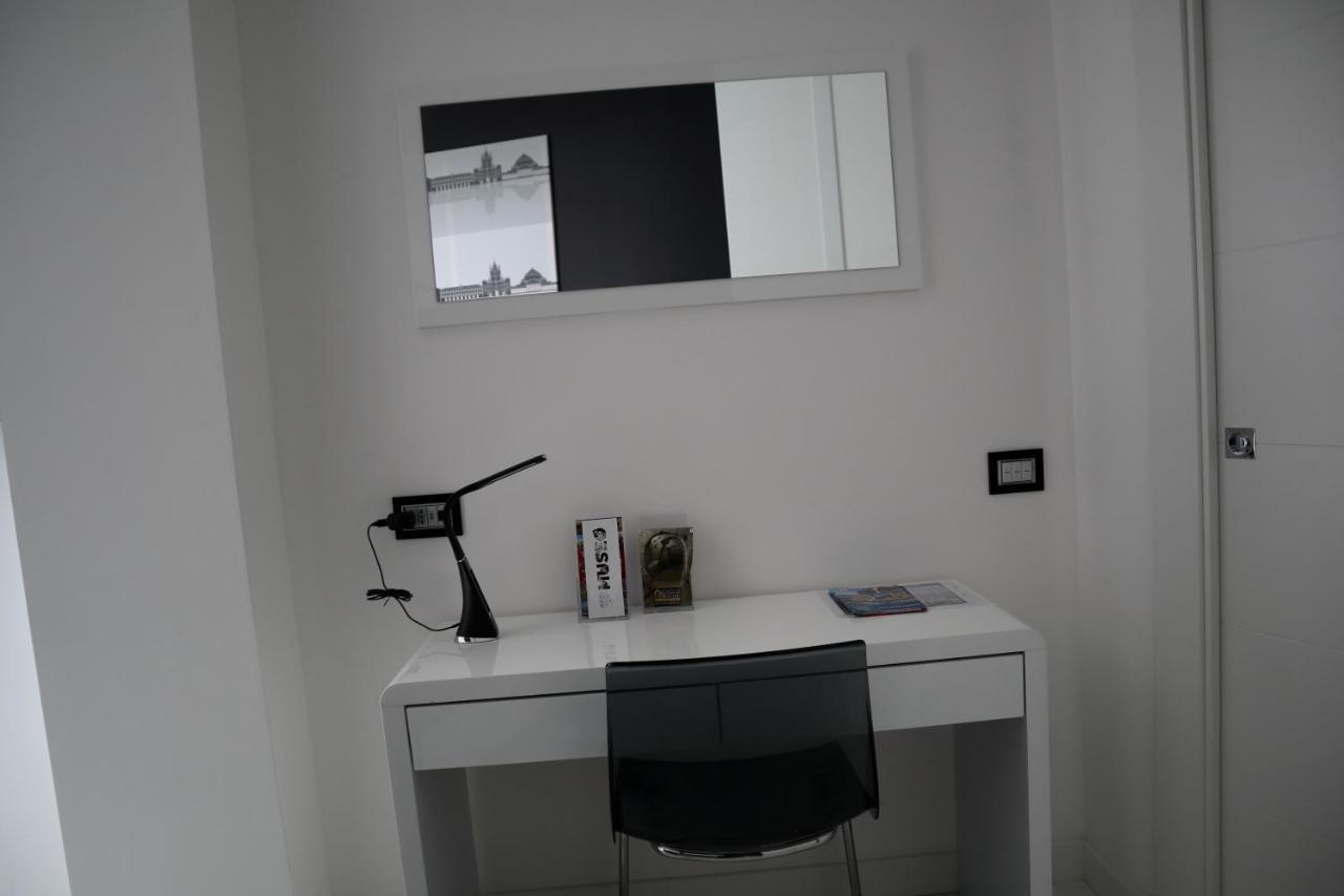 Rettifilo 201 Exclusive Rooms Napels Buitenkant foto