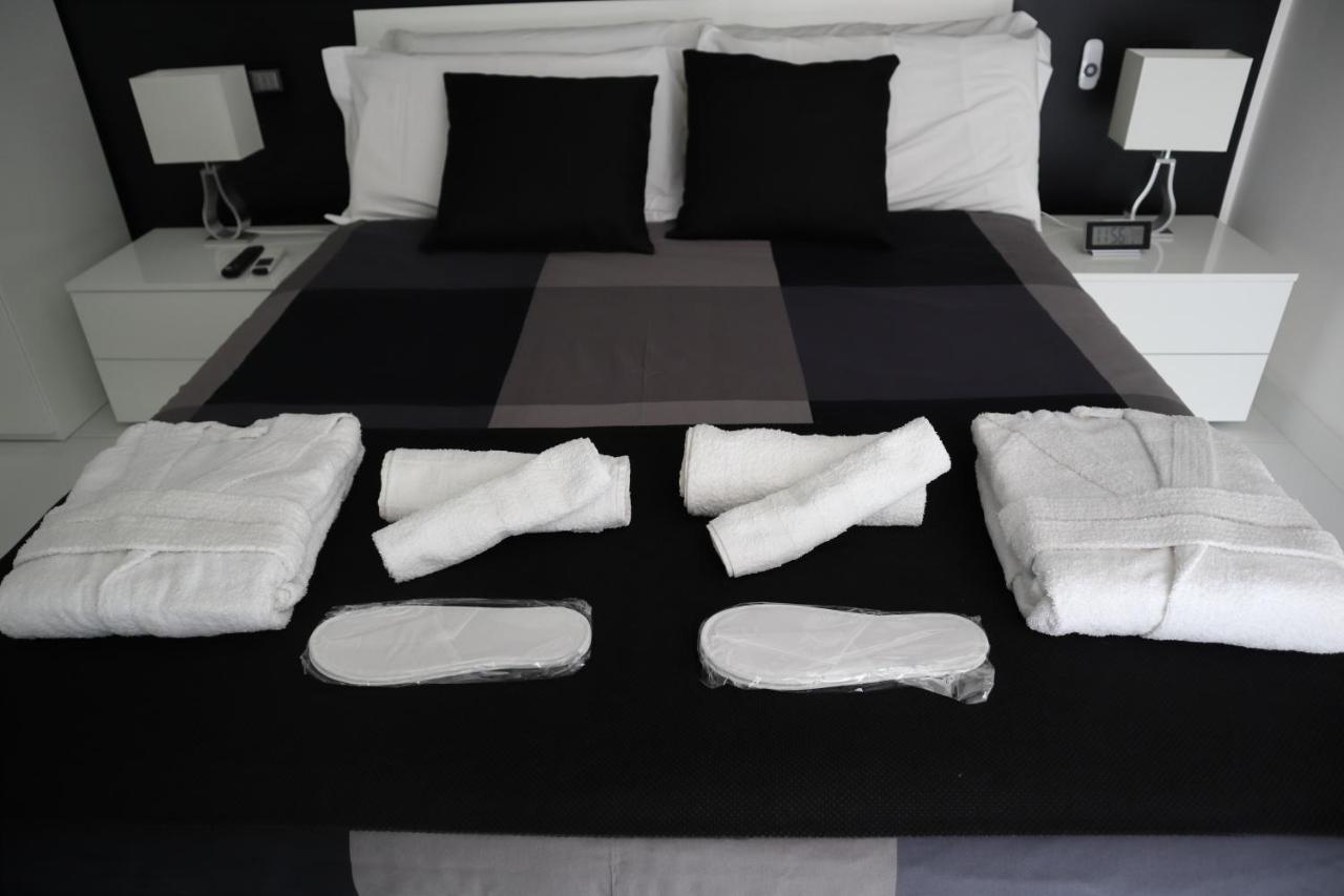 Rettifilo 201 Exclusive Rooms Napels Buitenkant foto