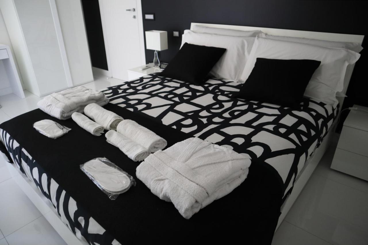 Rettifilo 201 Exclusive Rooms Napels Buitenkant foto