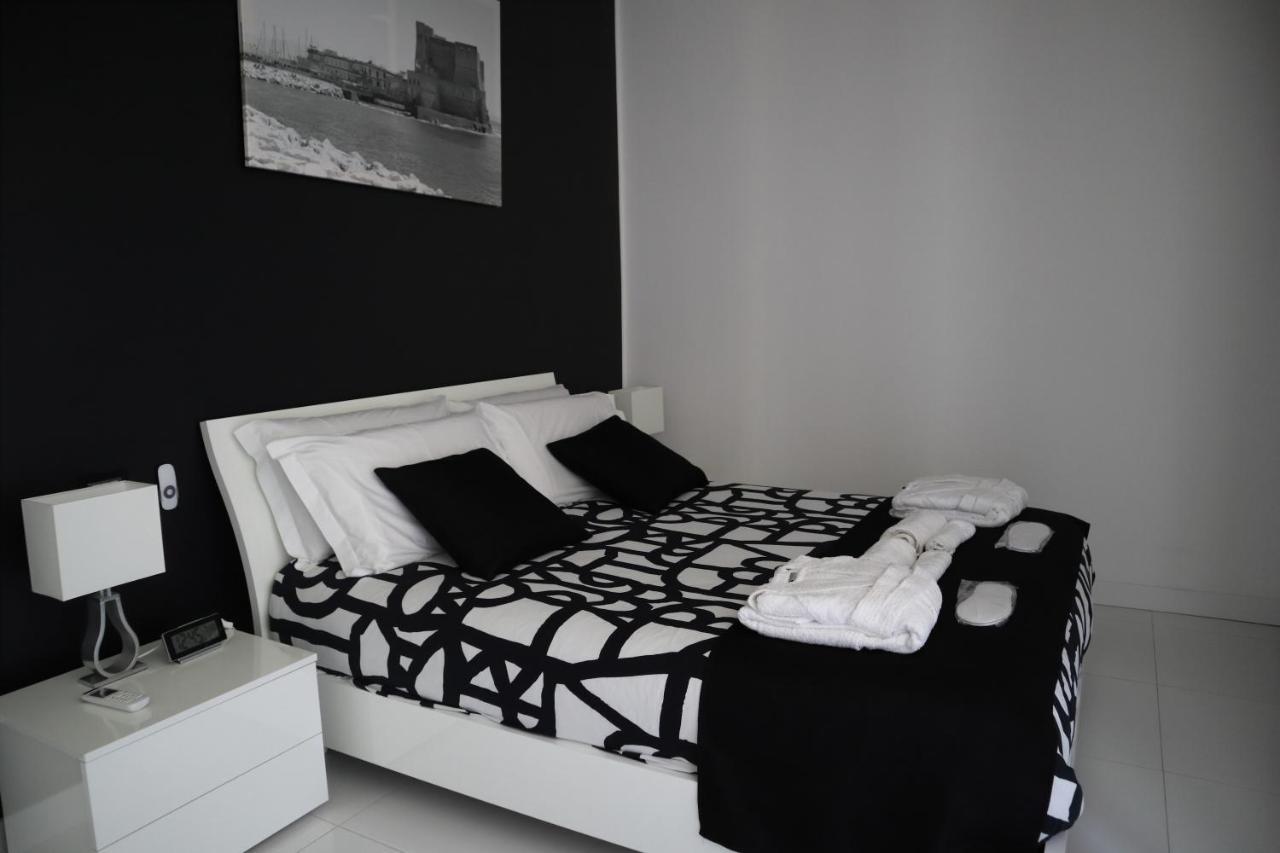 Rettifilo 201 Exclusive Rooms Napels Buitenkant foto
